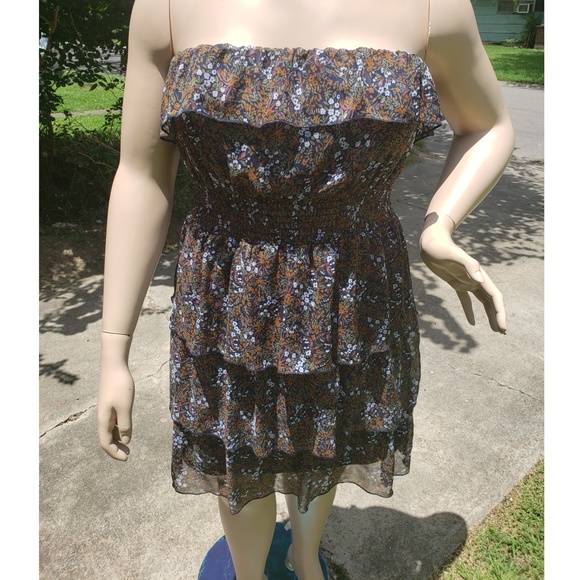 Dress - Picture 2 of 4